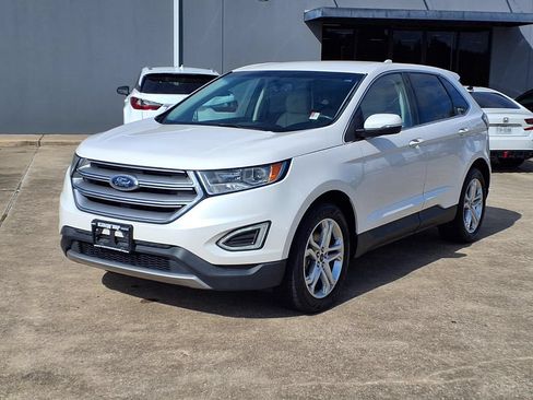 Used 2018 Ford Edge Titanium w/ Technology Package FWD image 3