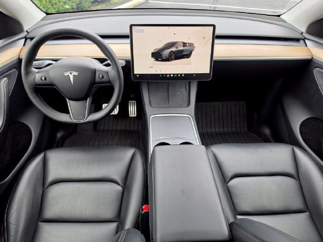 Used 2024 Tesla Model Y Performance AWD/4WD image 2