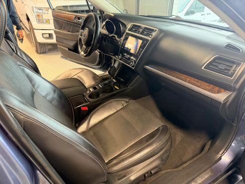 Used 2018 Subaru Outback 2.5i Limited AWD/4WD image 12