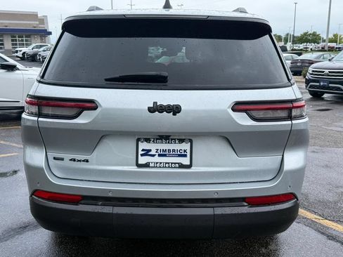 Used 2021 Jeep Grand Cherokee L Laredo AWD/4WD image 4