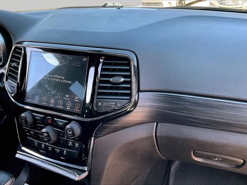 Used 2019 Jeep Grand Cherokee Altitude RWD image 14