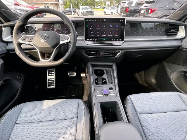 New 2026 Volkswagen Tiguan SE R-Line FWD image 7