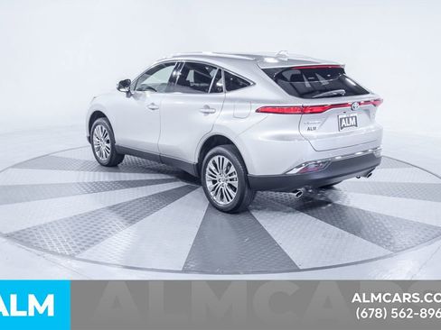 Used 2022 Toyota Venza XLE image 8