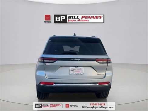 Used 2023 Jeep Grand Cherokee Limited w/ Luxury Tech Group II image 4