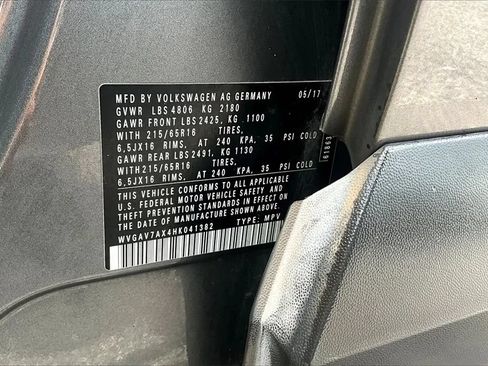 Used 2017 Volkswagen Tiguan S FWD image 32