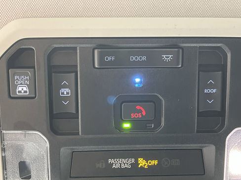 Used 2024 Toyota Tundra Limited image 28