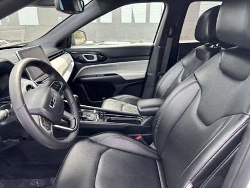 Used 2025 Jeep Compass Limited AWD/4WD image 24