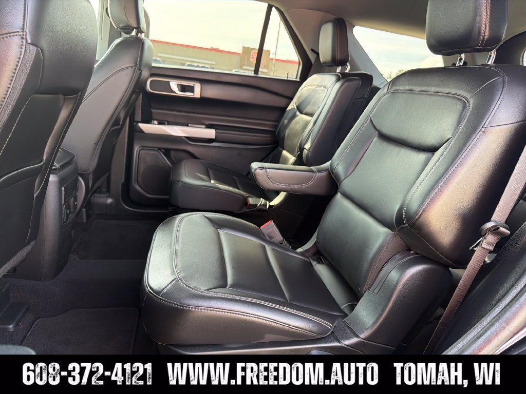 Used 2024 Ford Explorer XLT w/ Equipment Group 202A AWD/4WD image 28