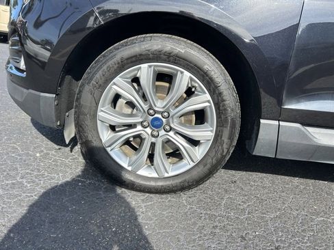Used 2022 Ford Edge Titanium image 9