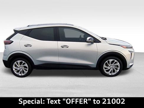 Used 2023 Chevrolet Bolt EUV LT image 36
