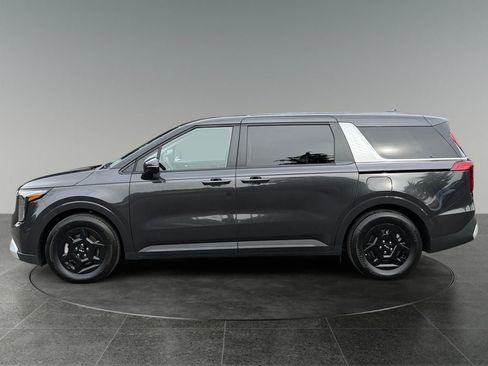 Used 2026 Kia Carnival FWD image 5