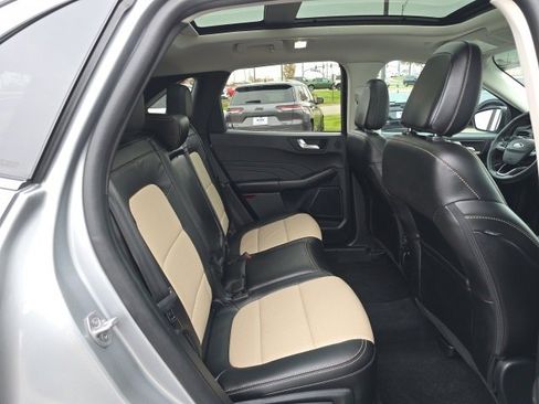 Certified 2022 Ford Escape Titanium w/ Titanium Premium Package image 17