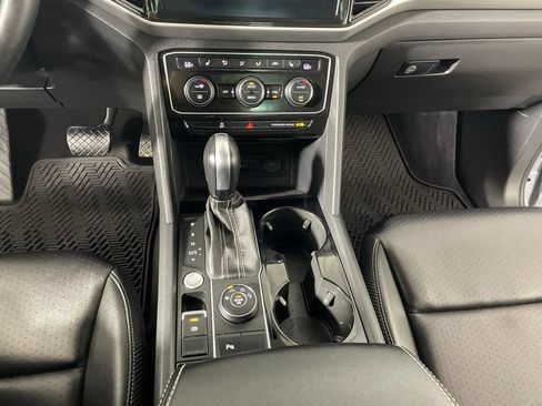 Used 2022 Volkswagen Atlas Cross Sport SE AWD/4WD image 17