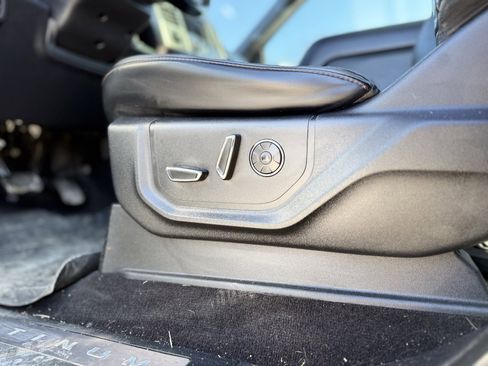 Used 2018 Ford F150 Platinum w/ Equipment Group 701A Luxury image 26