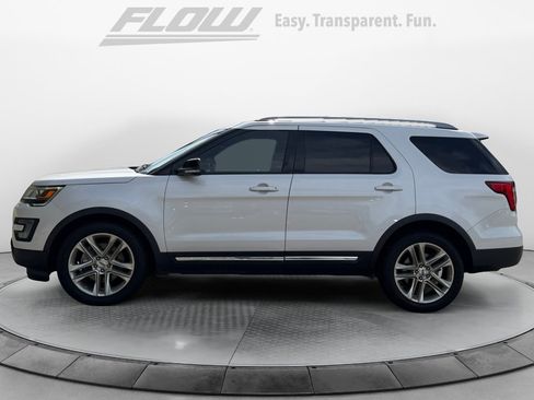 Used 2017 Ford Explorer XLT w/ Equipment Group 202A FWD image 5