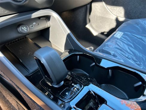 New 2026 Volvo XC40 B5 Ultra w/ Climate Package image 19
