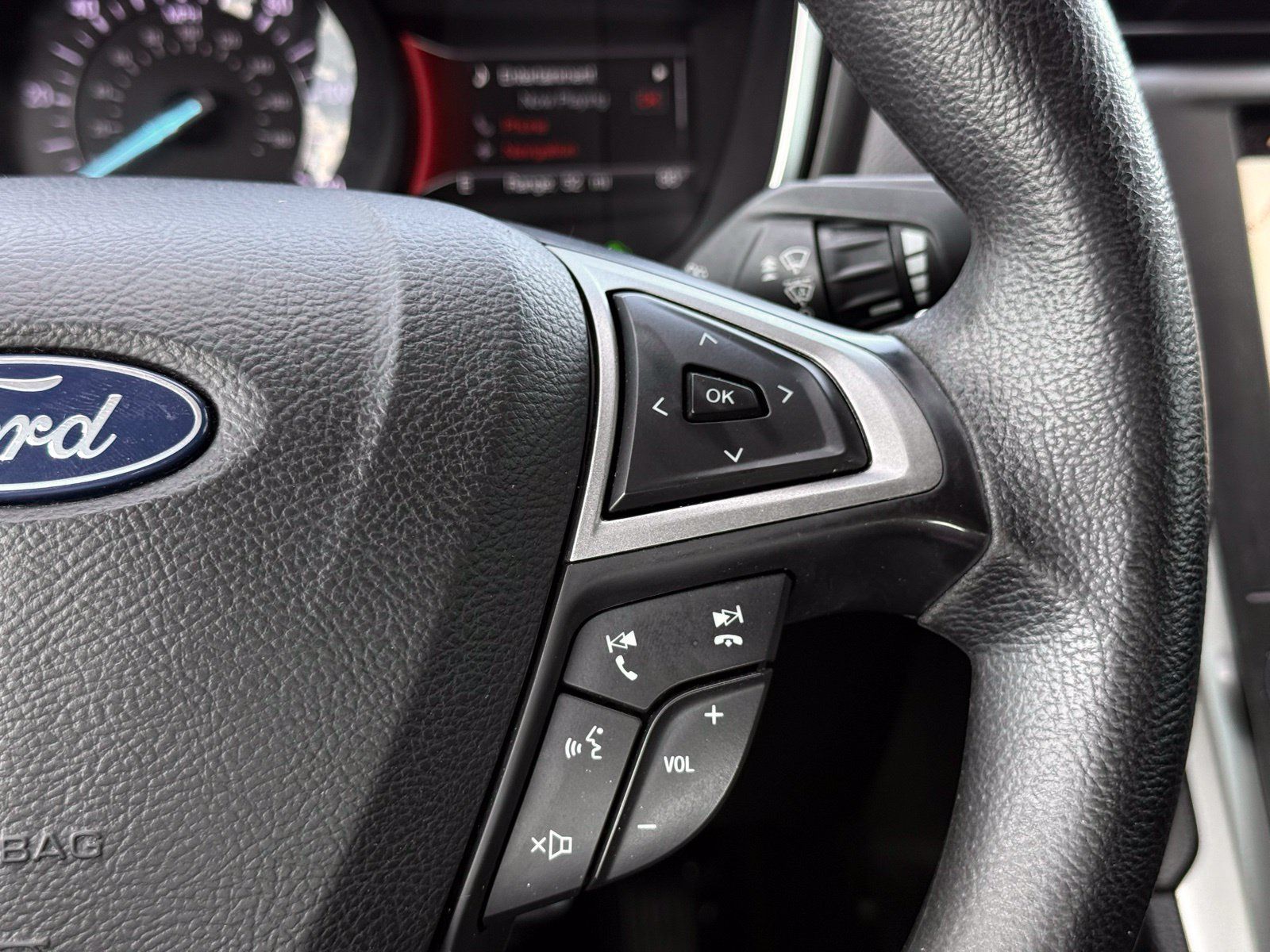 Used 2019 Ford Fusion SE FWD image 26