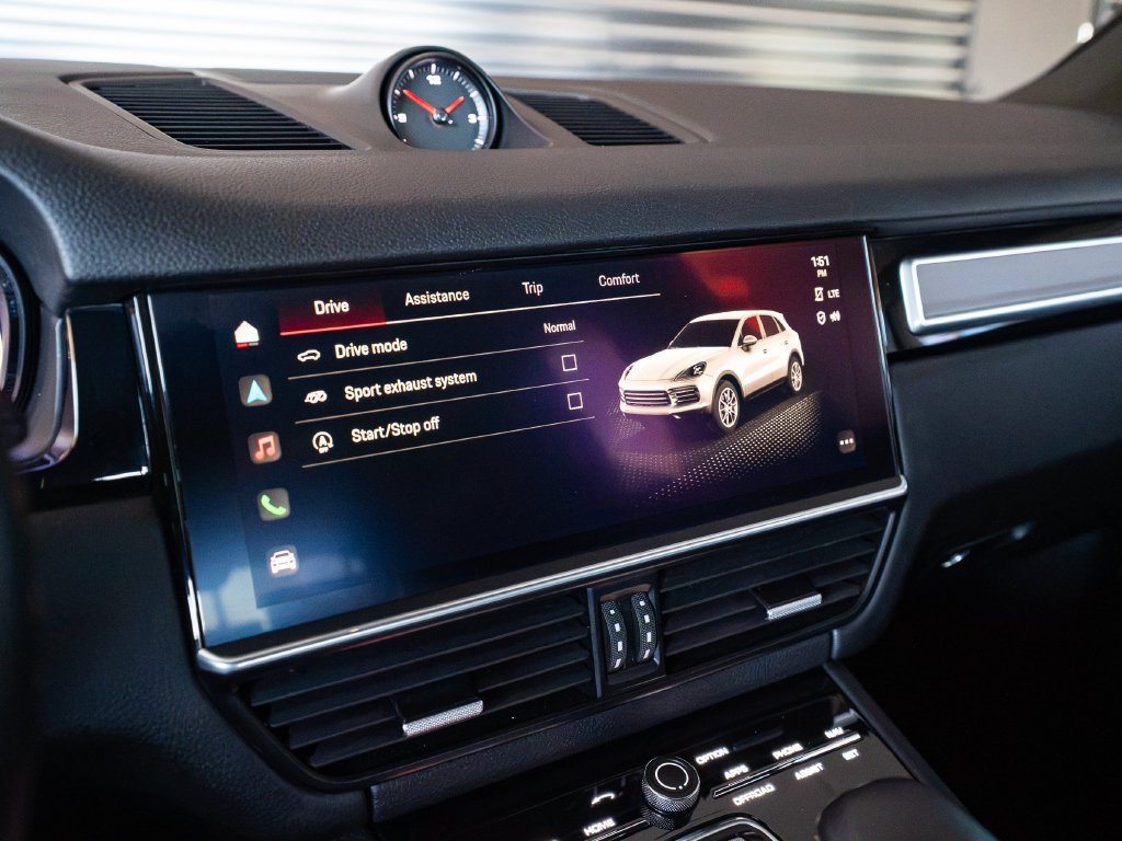 Certified 2023 Porsche Cayenne Platinum Edition AWD/4WD image 18