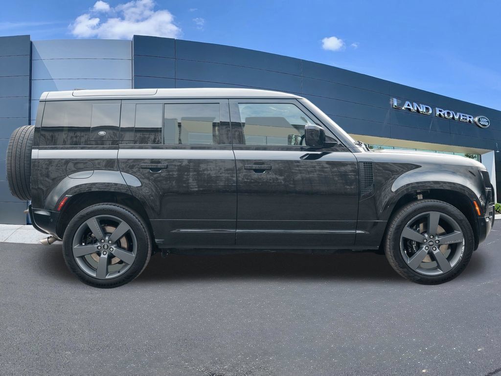 Certified 2023 Land Rover Defender 110 V8 AWD/4WD image 8
