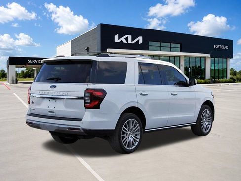 Used 2024 Ford Expedition Limited AWD/4WD image 5