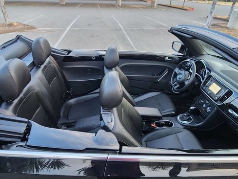 Used 2013 Volkswagen Beetle 2.5 FWD image 33