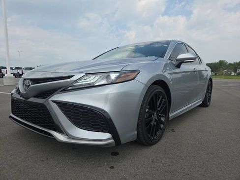 Used 2024 Toyota Camry XSE FWD image 2