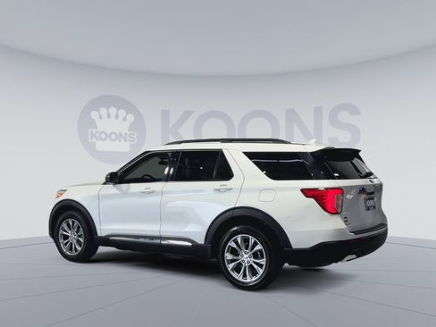 Used 2022 Ford Explorer XLT w/ Equipment Group 202A AWD/4WD image 8
