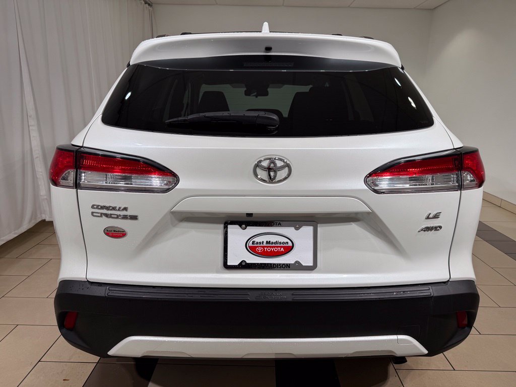 Certified 2023 Toyota Corolla Cross LE AWD/4WD image 4
