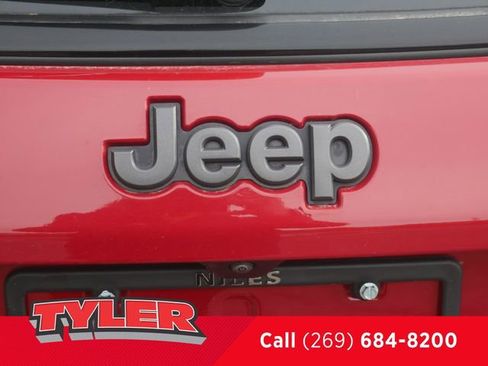 Used 2023 Jeep Compass Trailhawk w/ Trailhawk Elite Group AWD/4WD image 17