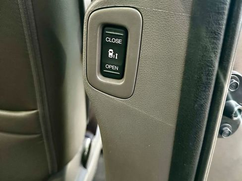 Used 2013 Honda Odyssey EX-L image 17
