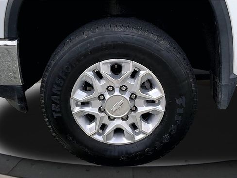 Used 2020 Chevrolet Silverado 2500 LT w/ Z71 Off-Road Package image 32