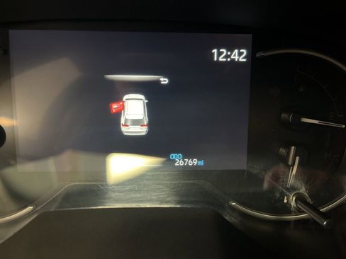 Used 2025 Toyota RAV4 XLE image 5