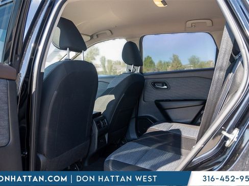 Used 2023 Nissan Rogue SV image 18