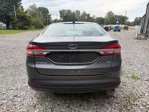 Used 2018 Ford Fusion SE w/ Fusion SE Technology Package FWD image 6
