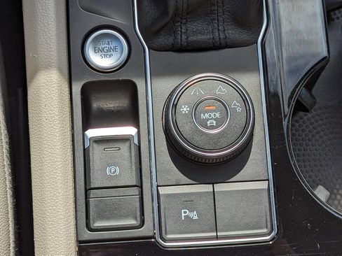 Used 2019 Volkswagen Atlas SEL image 24