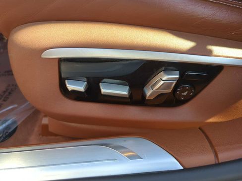 Used 2018 BMW 750i xDrive image 18