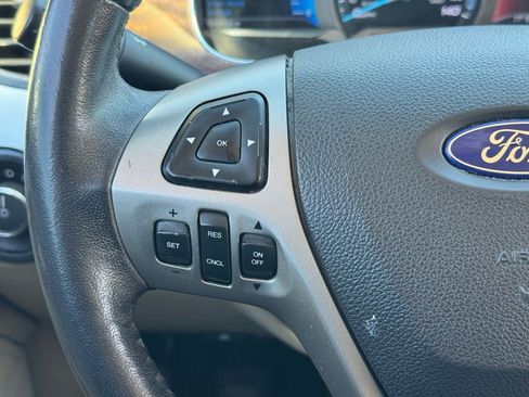 Used 2015 Ford Taurus Limited FWD image 25