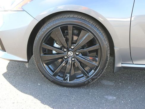 Used 2022 Nissan Altima 2.5 SR w/ Midnight Edition Package image 18