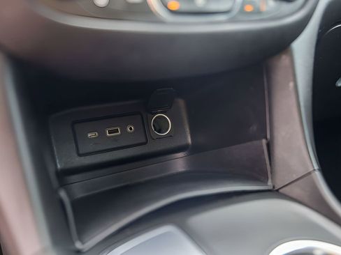 Used 2021 Chevrolet Equinox LT FWD image 21