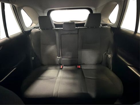 Used 2021 Toyota RAV4 LE AWD/4WD image 26