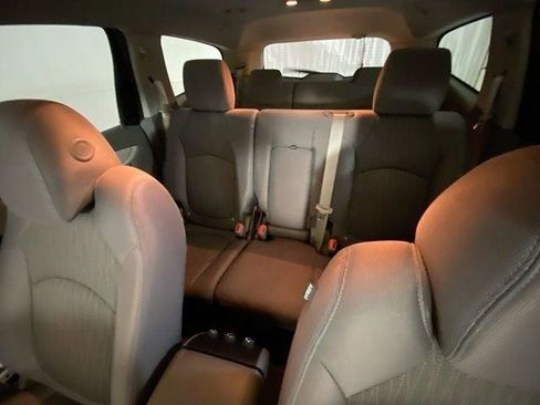 Used 2016 Chevrolet Traverse LS FWD image 12