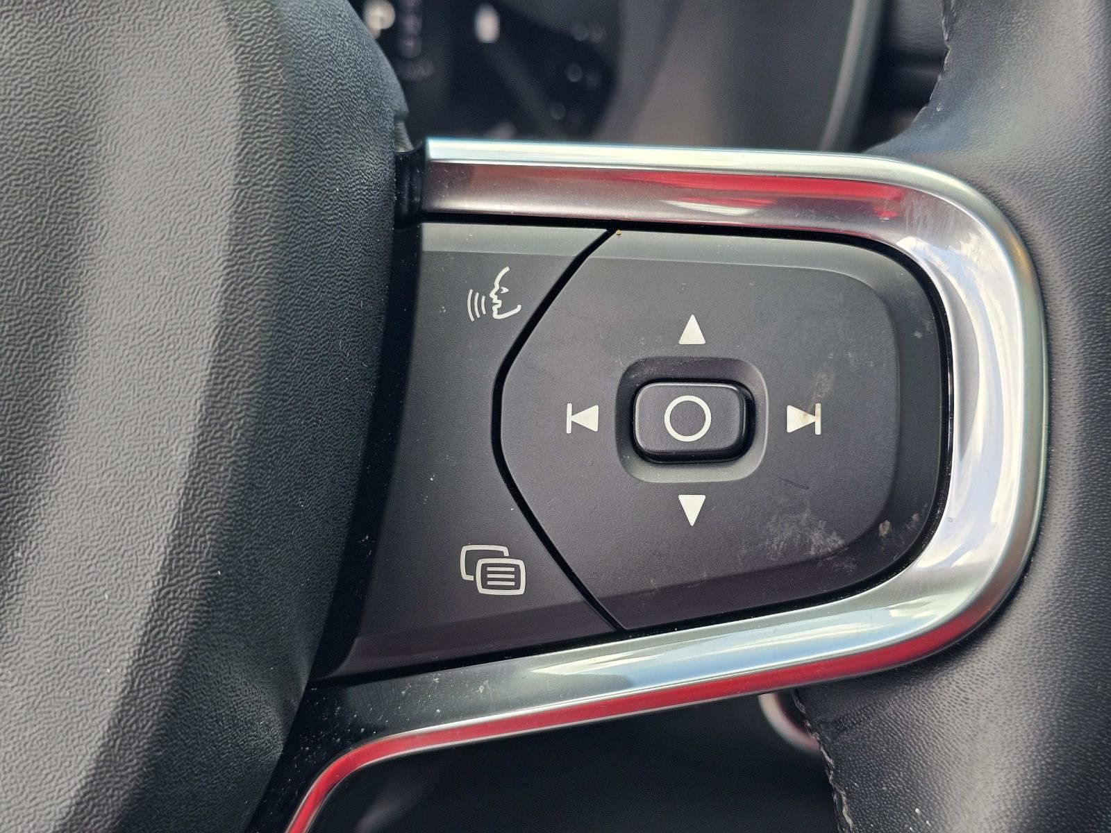 Used 2024 Volvo XC40 B5 Plus AWD/4WD image 21