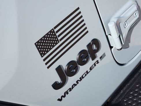 Used 2024 Jeep Wrangler Sport AWD/4WD image 17