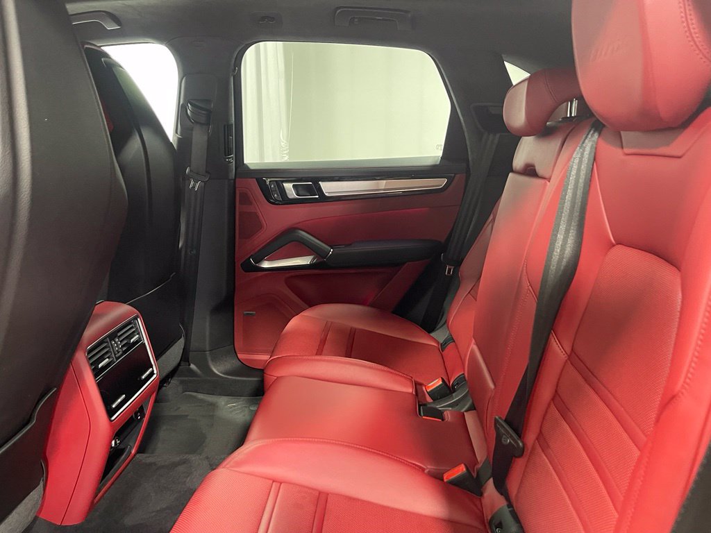 Used 2023 Porsche Cayenne Turbo AWD/4WD image 25