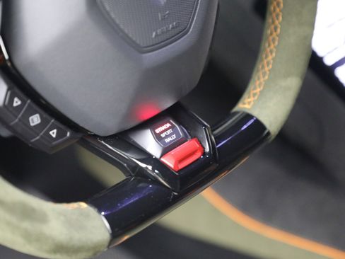 Used 2024 Lamborghini Huracan Sterrato image 16