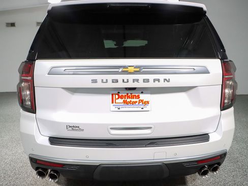 Used 2023 Chevrolet Suburban High Country image 8