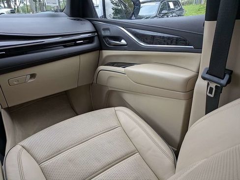 Used 2021 Cadillac Escalade ESV Premium Luxury w/ Driver Assist Tech Package RWD image 19