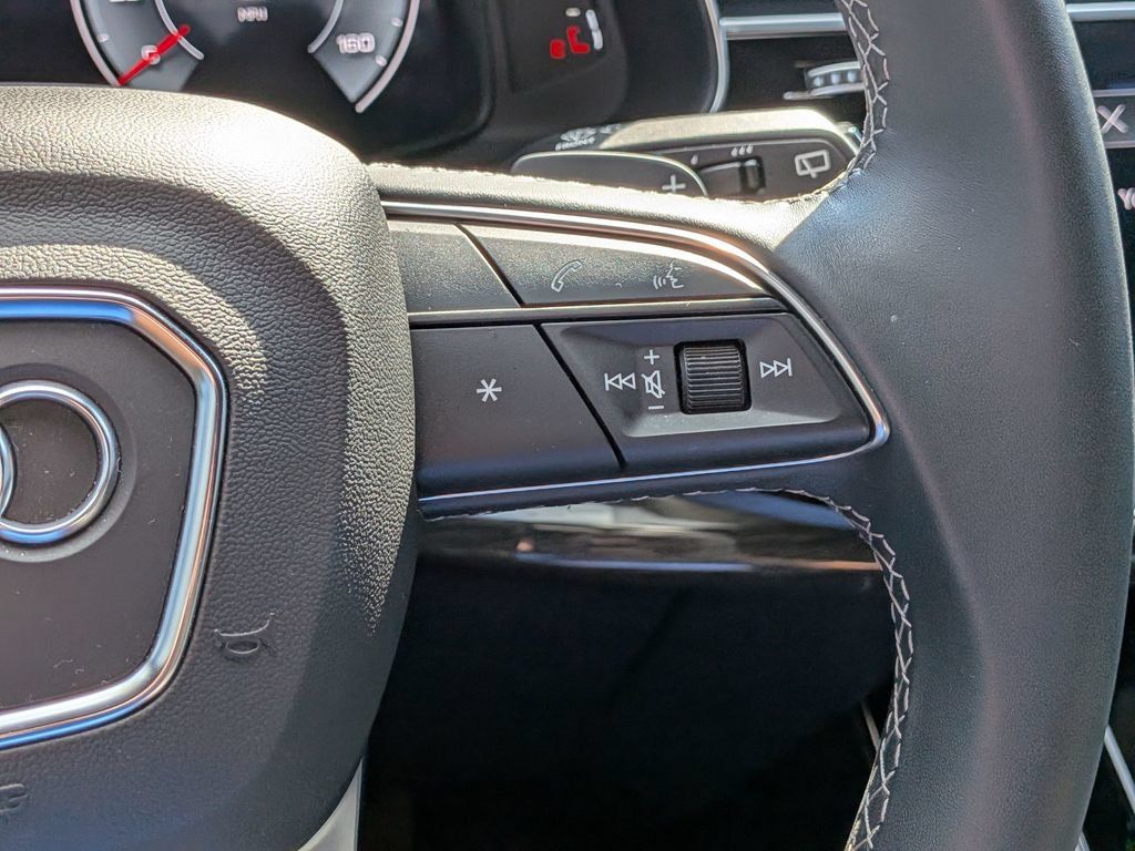 Used 2024 Audi Q8 Premium AWD/4WD image 17