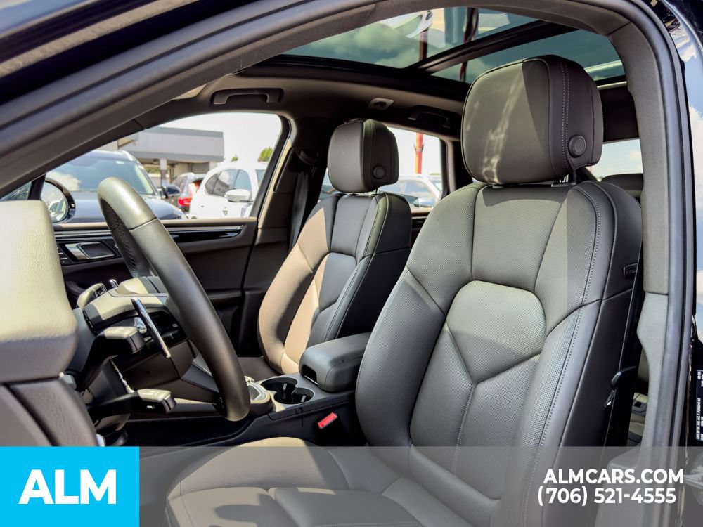 Used 2025 Porsche Macan w/ Premium Package Plus AWD/4WD image 8