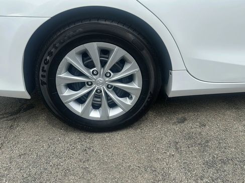 Used 2015 Toyota Camry LE image 16